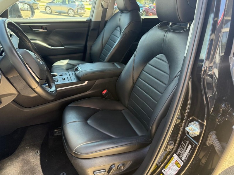 Toyota Highlander Vehicle Image 09