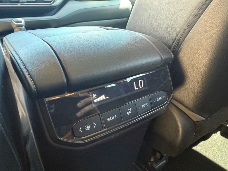 Toyota Highlander Vehicle Image 14