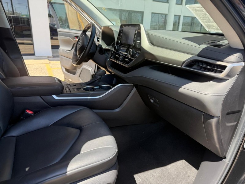 Toyota Highlander Vehicle Image 20
