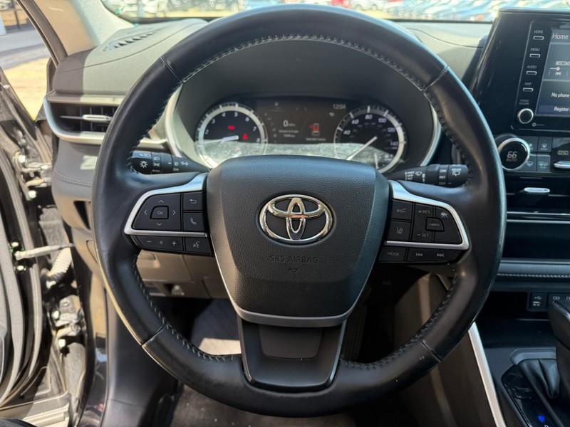 Toyota Highlander Vehicle Image 21