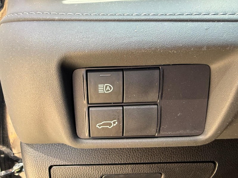 Toyota Highlander Vehicle Image 26