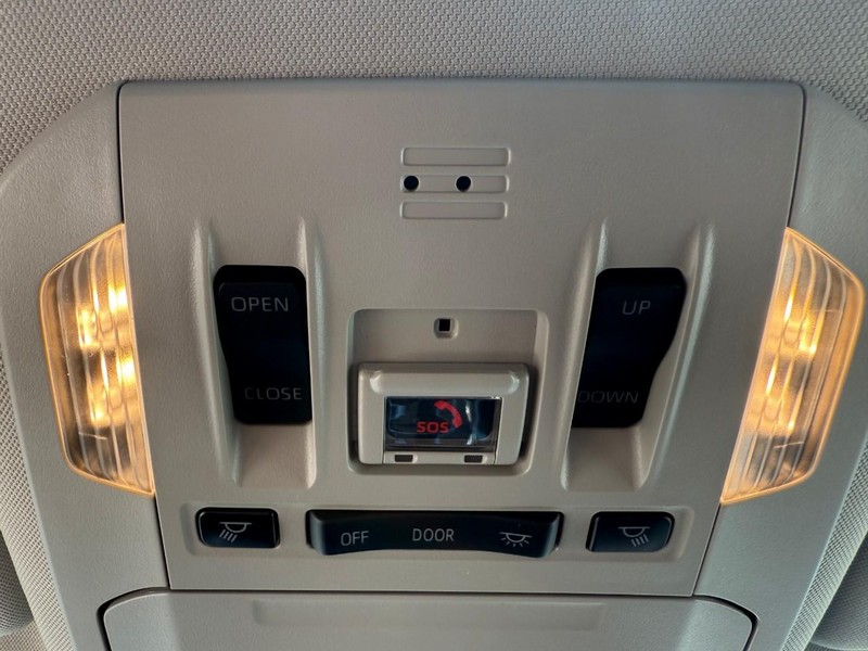 Toyota Highlander Vehicle Image 32