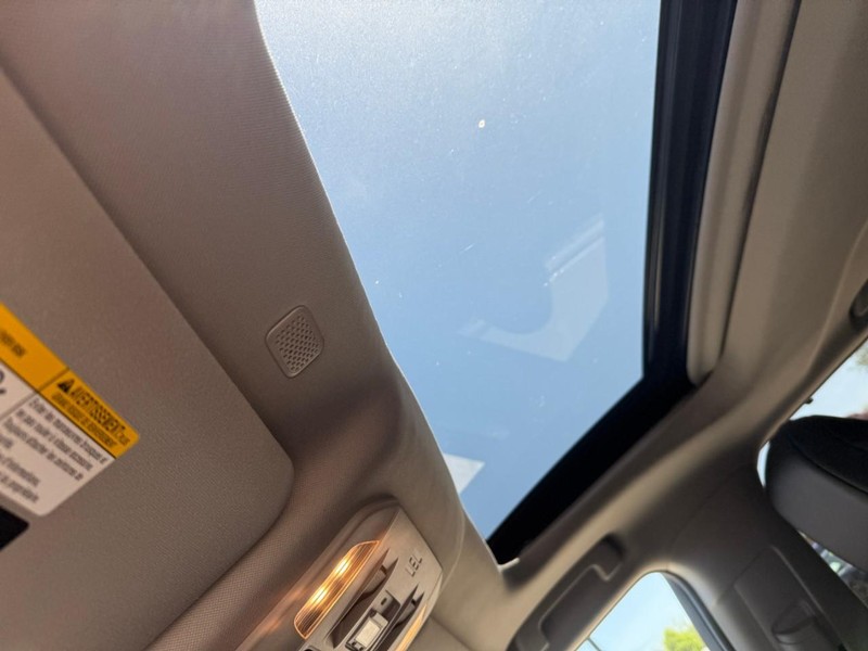 Toyota Highlander Vehicle Image 33
