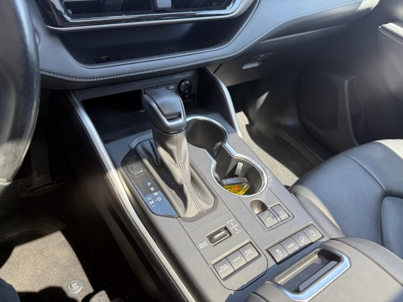 Toyota Highlander Vehicle Image 35
