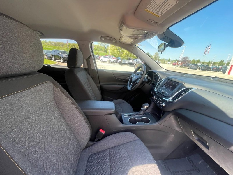 Chevrolet Equinox Vehicle Image 10