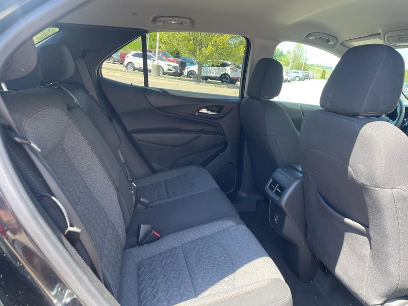 Chevrolet Equinox Vehicle Image 12