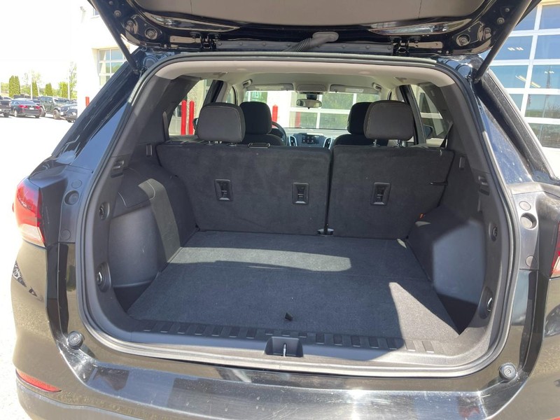Chevrolet Equinox Vehicle Image 15