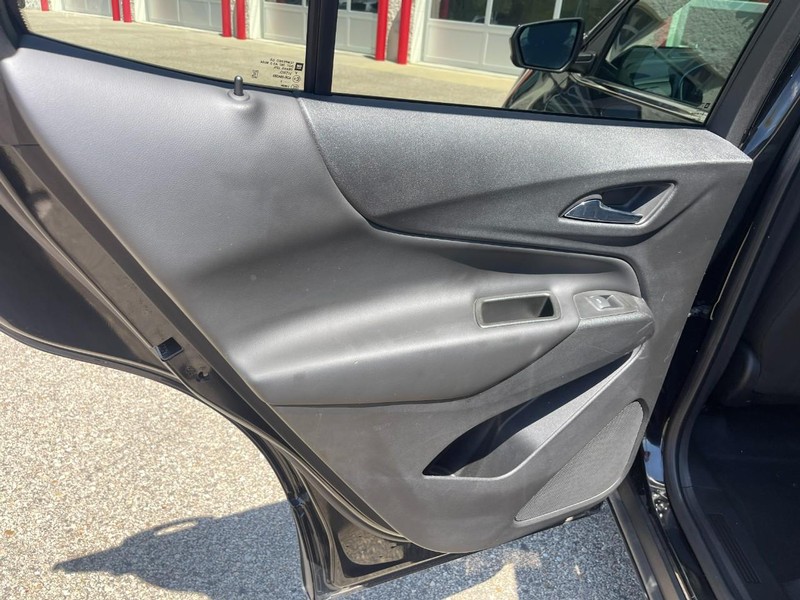 Chevrolet Equinox Vehicle Image 17