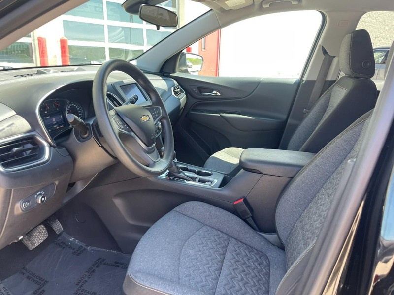 Chevrolet Equinox Vehicle Image 18