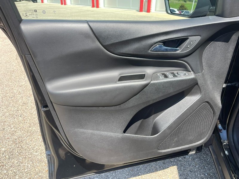 Chevrolet Equinox Vehicle Image 20