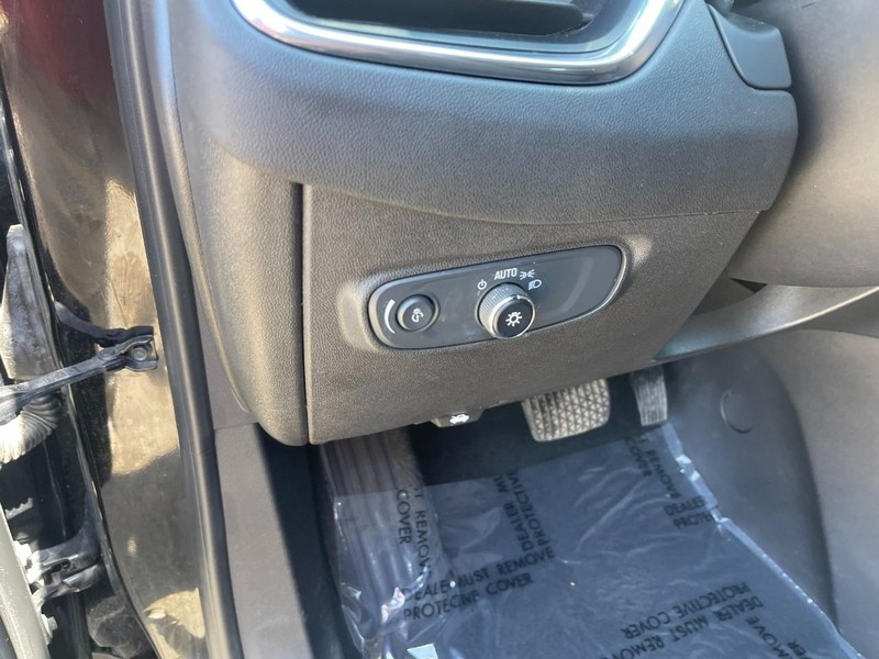Chevrolet Equinox Vehicle Image 21