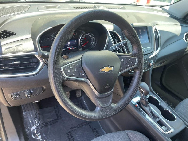 Chevrolet Equinox Vehicle Image 22