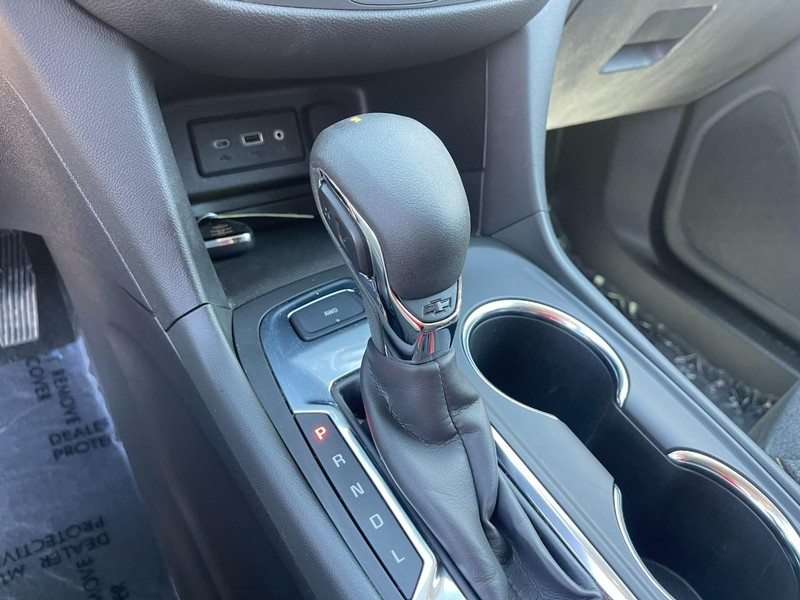 Chevrolet Equinox Vehicle Image 23