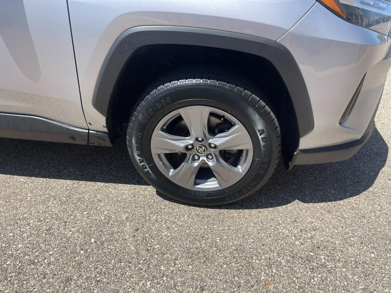Toyota RAV4 Hybrid Vehicle Image 07