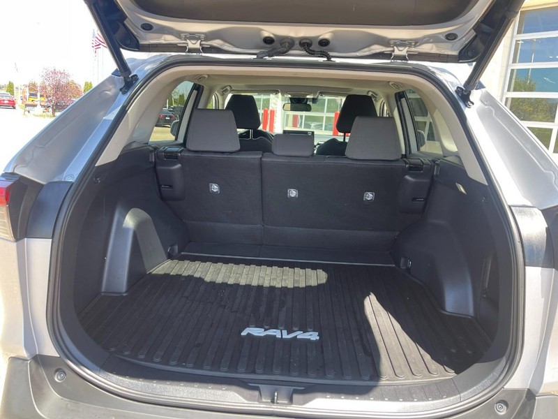 Toyota RAV4 Hybrid Vehicle Image 16