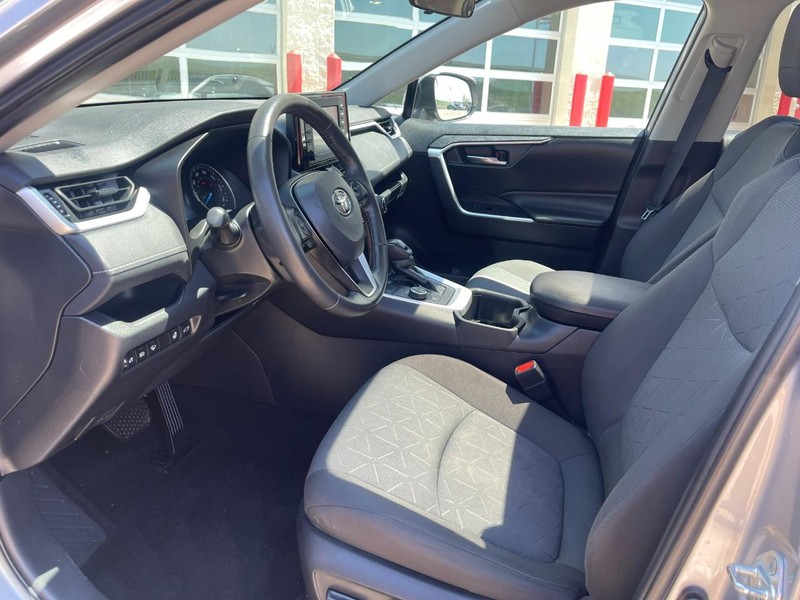 Toyota RAV4 Hybrid Vehicle Image 19