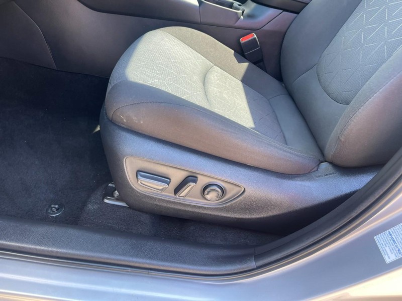 Toyota RAV4 Hybrid Vehicle Image 20