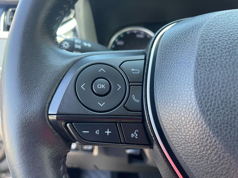 Toyota RAV4 Hybrid Vehicle Image 24
