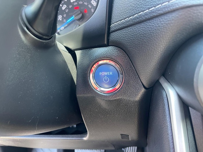 Toyota RAV4 Hybrid Vehicle Image 28