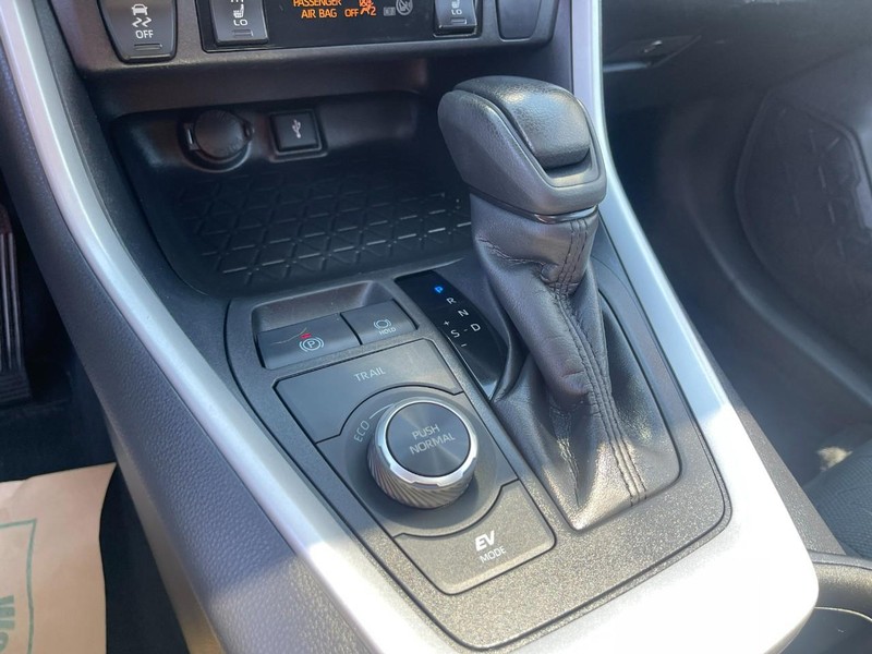 Toyota RAV4 Hybrid Vehicle Image 29