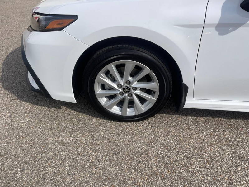 Toyota Camry Vehicle Image 06
