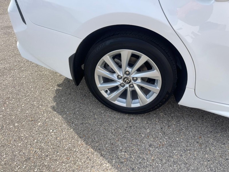 Toyota Camry Vehicle Image 08