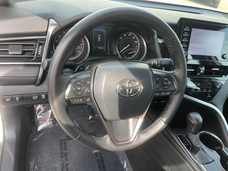 Toyota Camry Vehicle Image 21