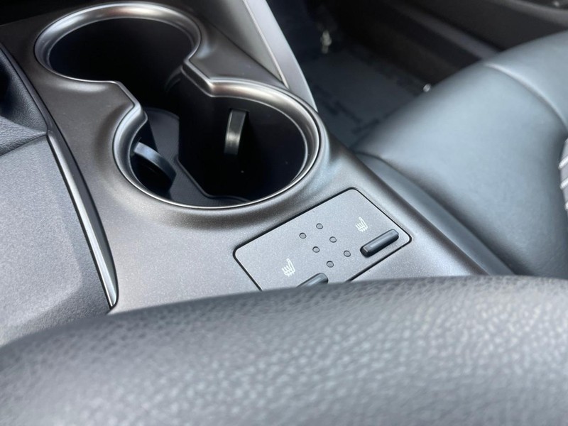 Toyota Camry Vehicle Image 22