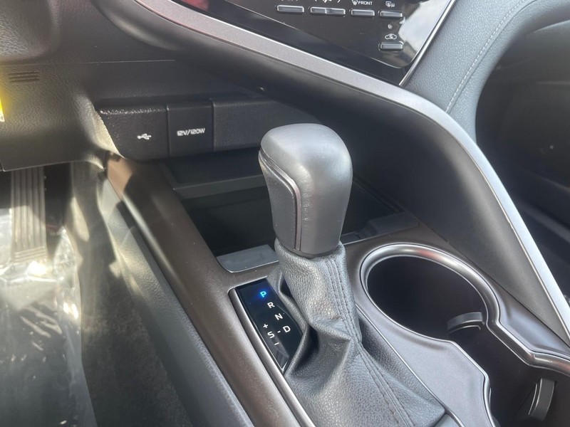 Toyota Camry Vehicle Image 23