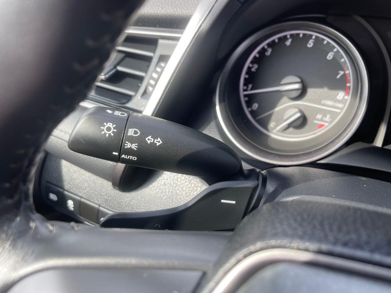 Toyota Camry Vehicle Image 28