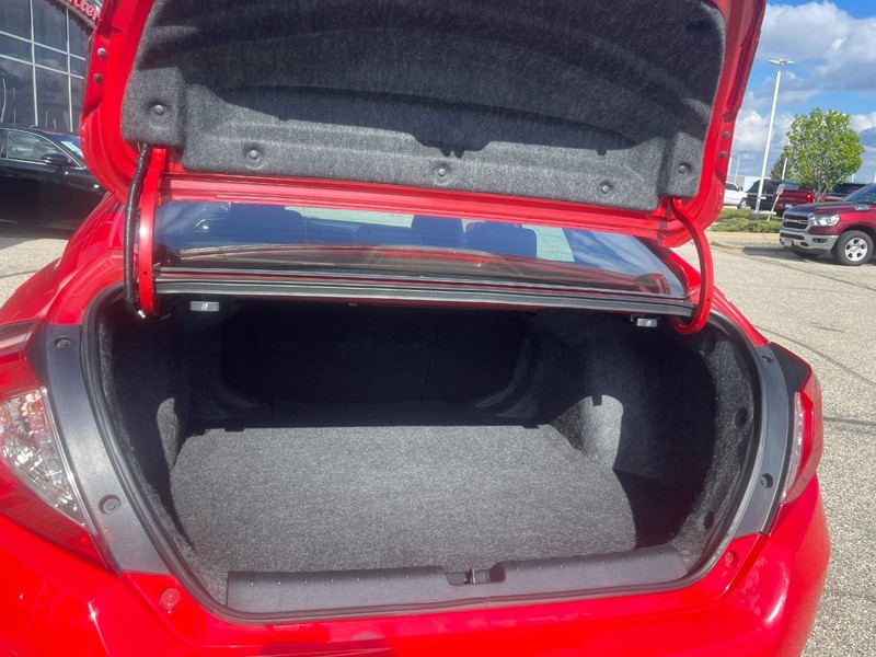 Honda Civic Sedan Vehicle Image 13