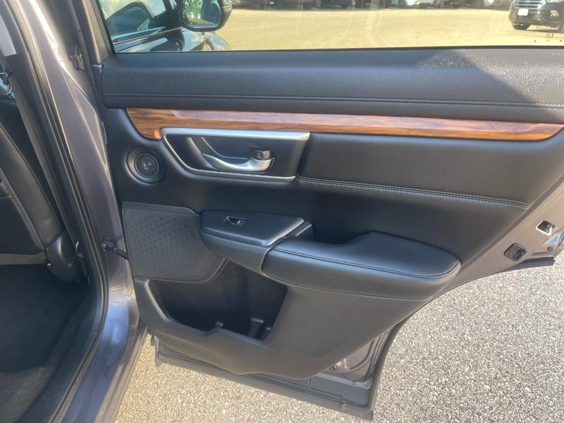 Honda CR-V Vehicle Image 16
