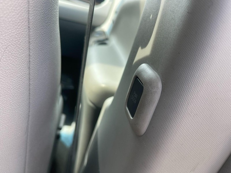 Toyota Sienna Vehicle Image 17