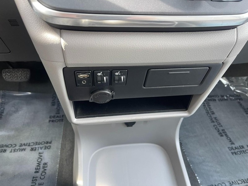 Toyota Sienna Vehicle Image 31