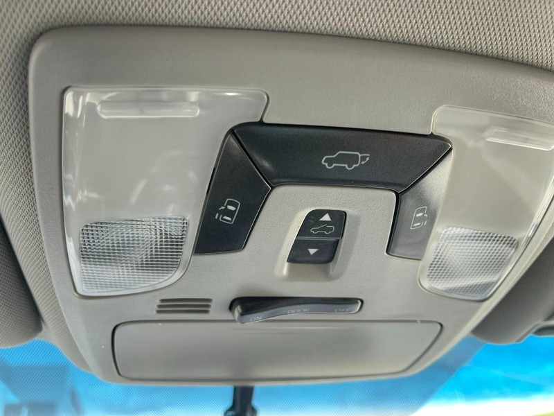 Toyota Sienna Vehicle Image 35