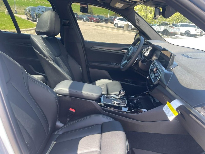 BMW X3 Vehicle Image 11