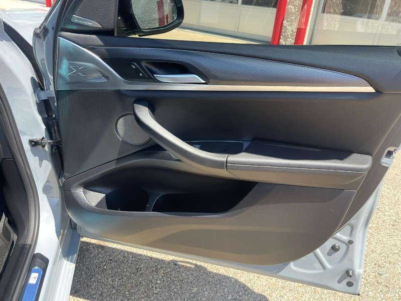 BMW X3 Vehicle Image 13