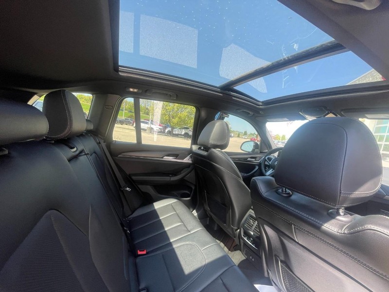 BMW X3 Vehicle Image 17
