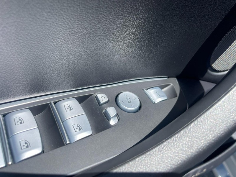 BMW X3 Vehicle Image 26