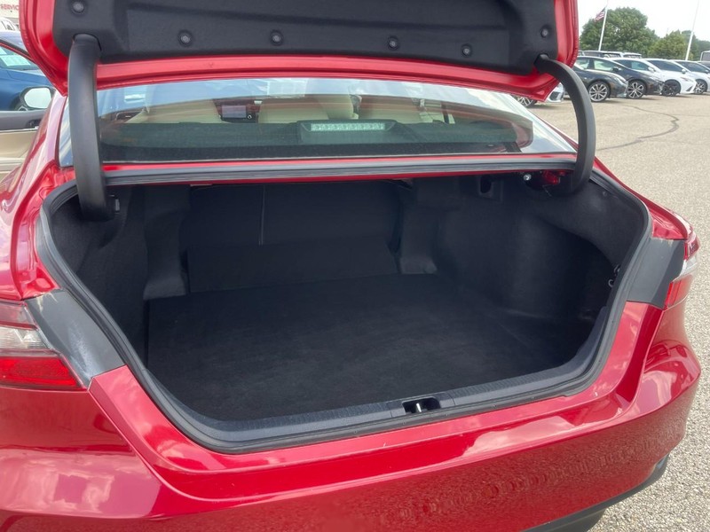 Toyota Camry Vehicle Image 15