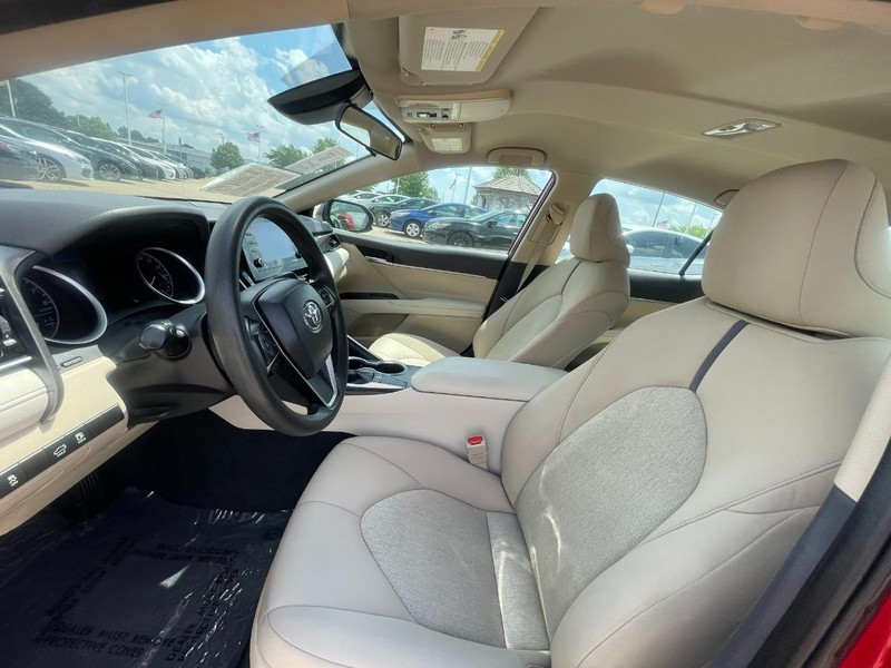Toyota Camry Vehicle Image 20