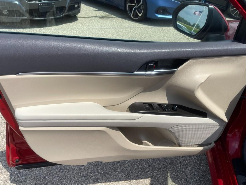 Toyota Camry Vehicle Image 21
