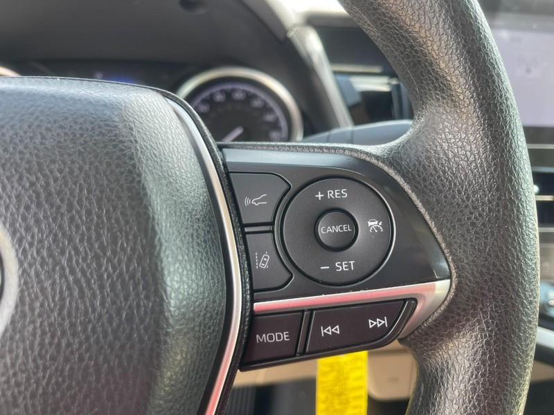 Toyota Camry Vehicle Image 25
