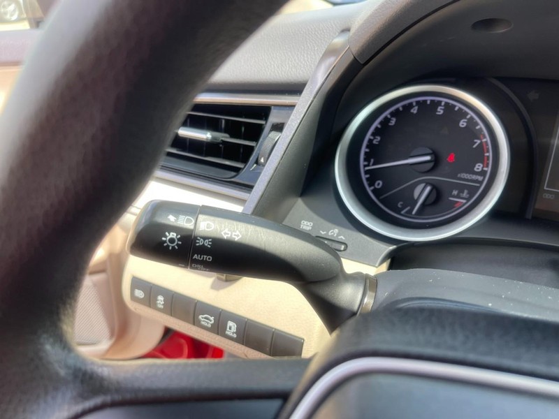 Toyota Camry Vehicle Image 26
