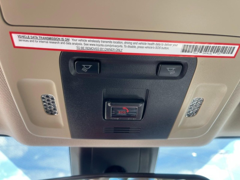 Toyota Camry Vehicle Image 32