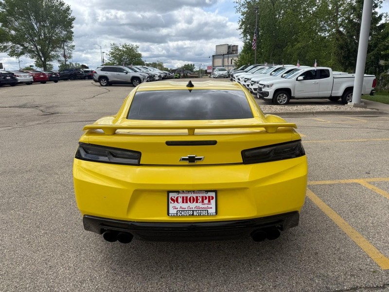 Chevrolet Camaro Vehicle Image 06