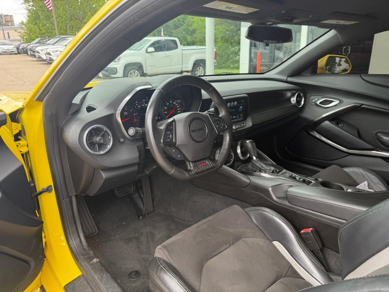 Chevrolet Camaro Vehicle Image 10