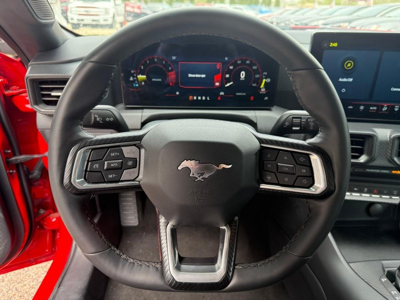 Ford Mustang Vehicle Image 16
