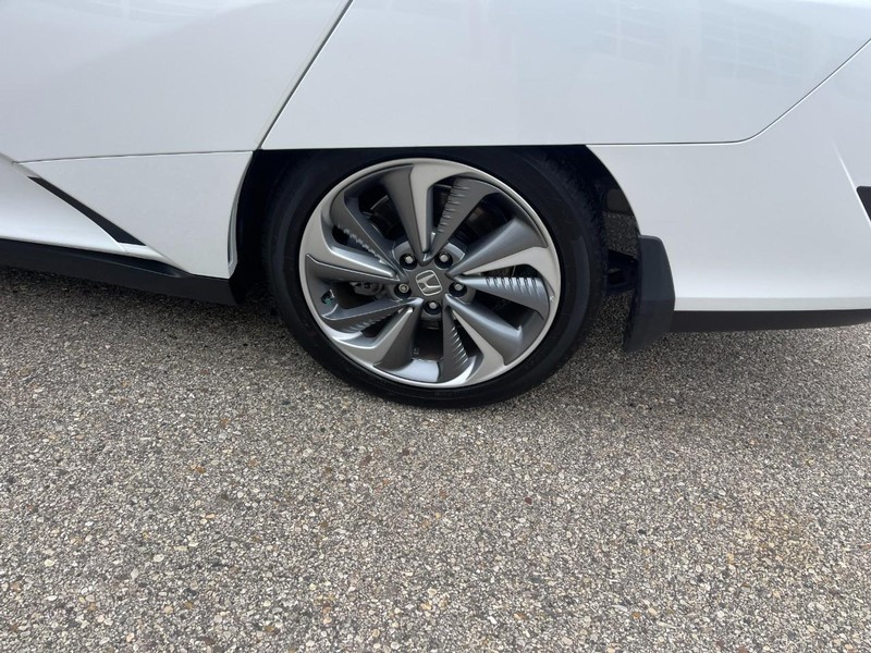 Honda Clarity Plug-In Hybrid Vehicle Image 06