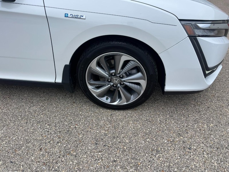 Honda Clarity Plug-In Hybrid Vehicle Image 08